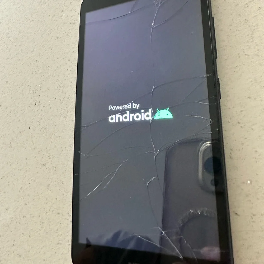 Nokia Cracked screen Tracphone LOCKED - PARTS ONLY